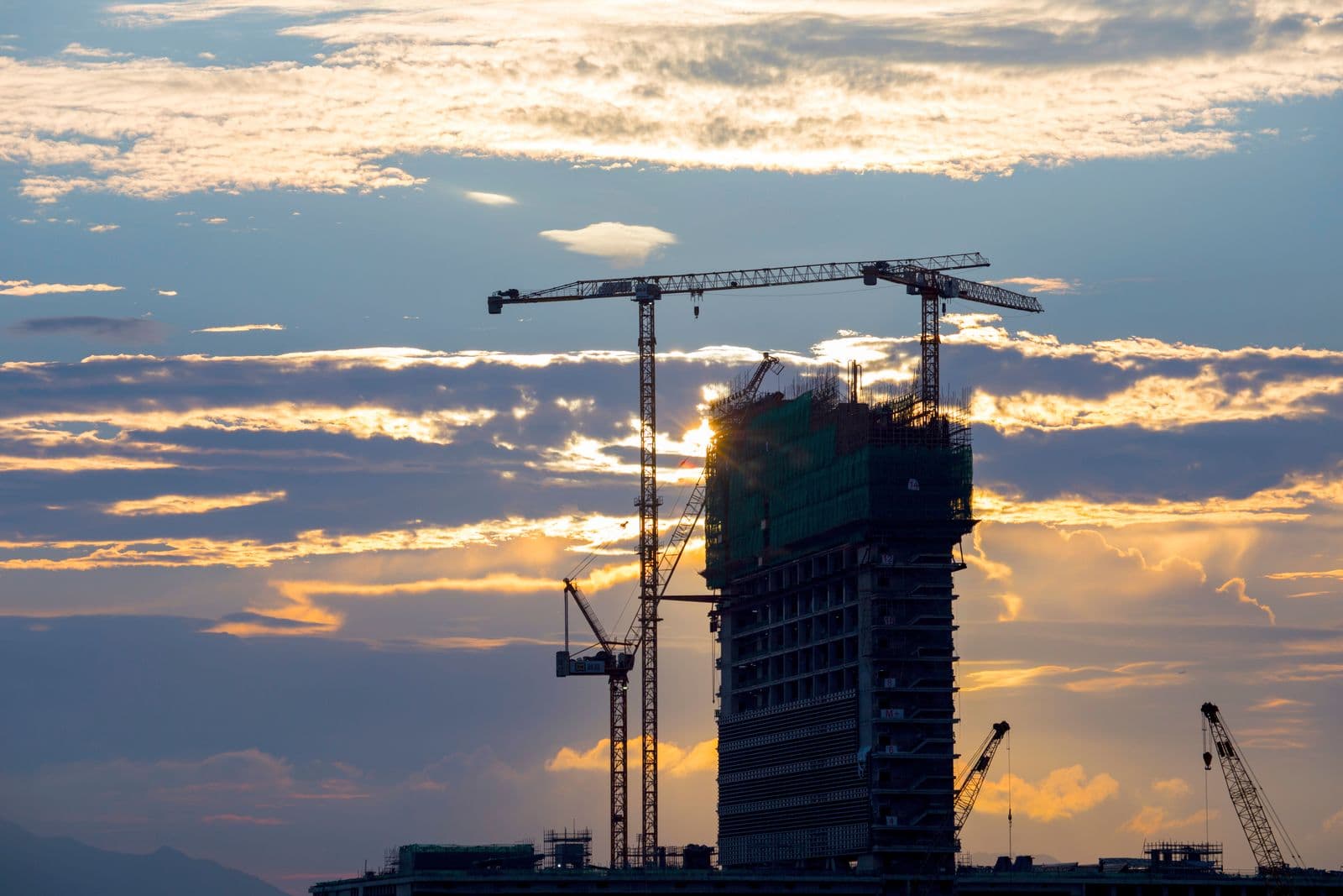 Coordinated project oversight — end-to-end project management and on-site supervision